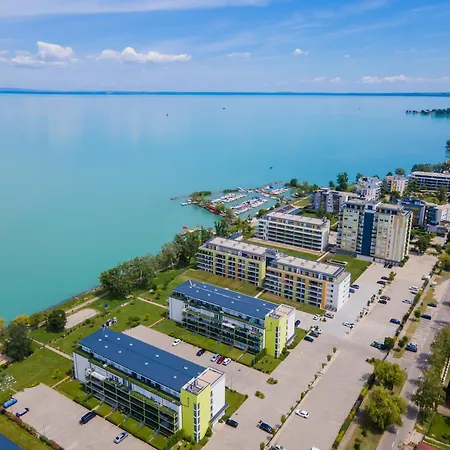 Silver Wave Apartment